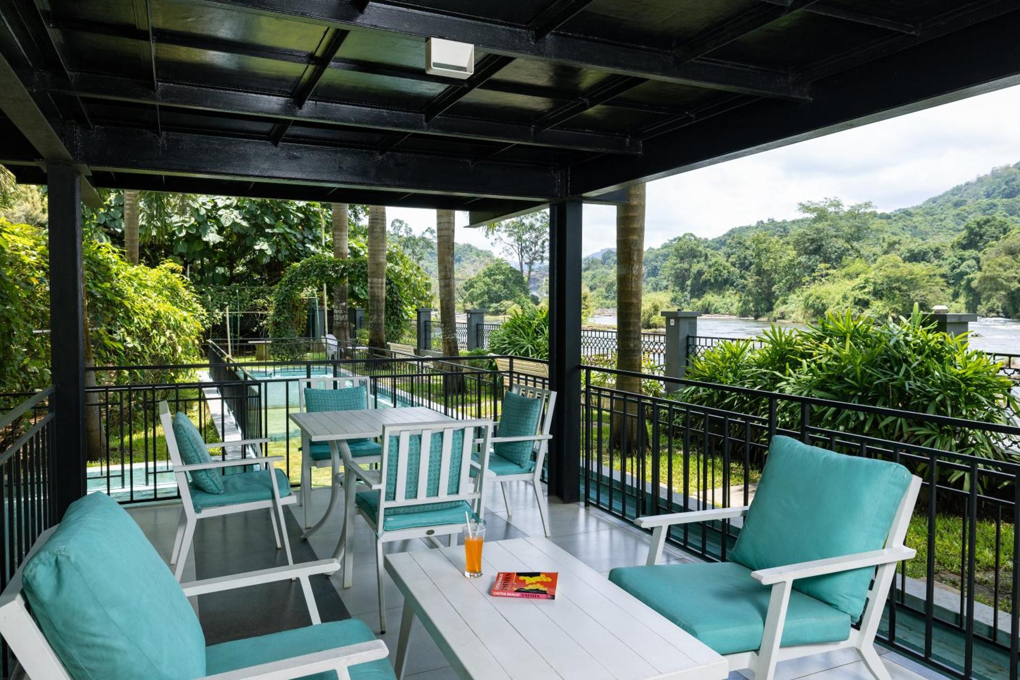 Casa Rio Resorts Athirappilly Exterior foto